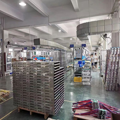 Antenne filaire MIMO plafond intérieur monté Omni 698-4000MHz pour les applications intérieures