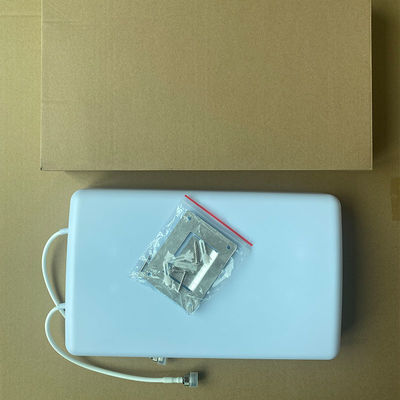 Panneau directionnel intérieur Siso Antenne 698-4000MHz 4.3-10 F avec conception directionnelle