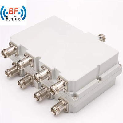 Combinateur RF à basse fréquence 1710-2700MHz à quatre bandes avec boîte de connecteur DIN-F 4.3-10-F