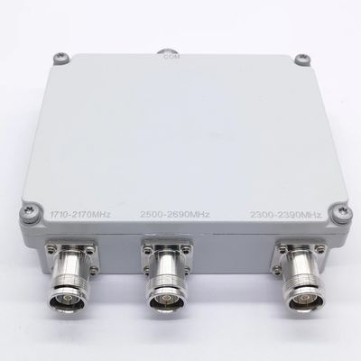 Combinateur à basse fréquence à trois bandes 600-2170 2500-2690 3400-4000MHz 4.3-10-F DIN-F pour équipement