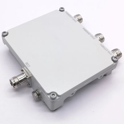 Combinateur RF extérieur tri-bande basse Pim Combinateur RF 698-960 1710-2170 2300-2700MHz IP65