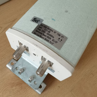 17dBi Gain Micro-ondes Panneau de direction extérieur Antenne de fonctionnement Micro-ondes