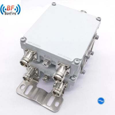 Combinateur à double bande 690-960/1710-1920MHz
