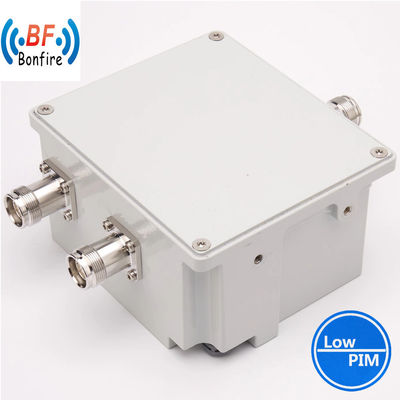 Combinateur à double bande 690-960/1710-1920MHz