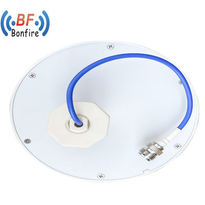 Utilisation à l' intérieur Antenne micro-ondes 824 960 / 1710 2700MHz 3/5dBi pour amplificateur de signal 4G 5G