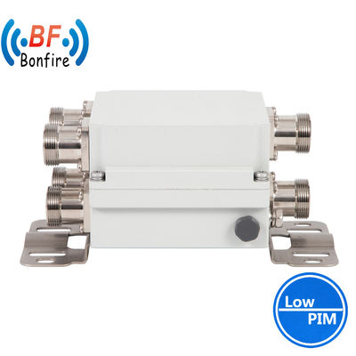 Combinaison à double bande RF à basse fréquence PIM 690-960/1710-1920MHz avec 2,620 kg de poids brut du paquet