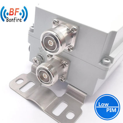 Combinaison à double bande RF à basse fréquence PIM 690-960/1710-1920MHz avec 2,620 kg de poids brut du paquet