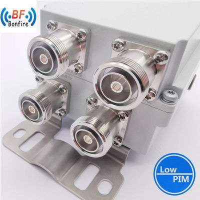 Combinaison à double bande RF à basse fréquence PIM 690-960/1710-1920MHz avec 2,620 kg de poids brut du paquet