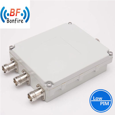 Combinaison quad-bande personnalisée à 4 voies 1710-2700MHz RF Quadplexeur bas Pim avec N Femme