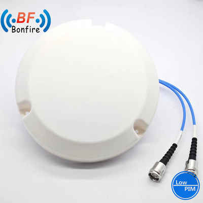 20 dBi double polarisation 2X2 MIMO Panneau de patch de boîtier 5,8 GHz Antenne pour 698-4000MHz