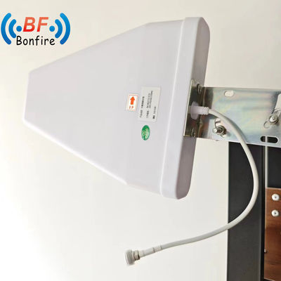 Full Band 698-4000MHz 4G Yagi Log-Périodique Communication extérieure sans fil Lpda Antenne