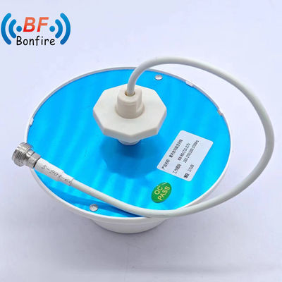 VSWR 1.5 antenne de panneau de correction pour amplificateur de signal mobile large bande 3300-4000MHz LTE N type