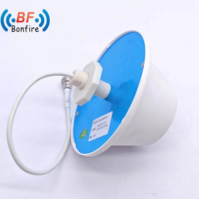 VSWR 1.5 antenne de panneau de correction pour amplificateur de signal mobile large bande 3300-4000MHz LTE N type