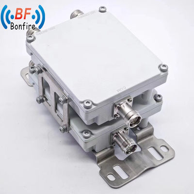 IP65 1710-2170MHz 2300-2690MHz Diplexeur RF intérieur/extérieur avec connecteur féminin 7/16DIN