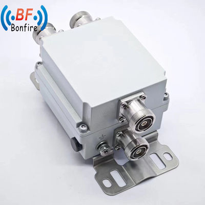 Interface IP65 intérieur/extérieur 4.3-10 F / DIN-F/DIN F Quadplexeur RF combiné 2300-2700MHz