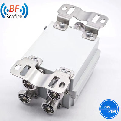 Combinateur à double bande RF à faible PIM 1710-2170MHz 2300-2690MHz Compact et puissant