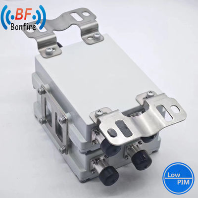 Combinaison d'accouplement hybride de 300W 4X2 1710-2170MHz 2300-2690MHz N-F pour les performances de BTS Ibs