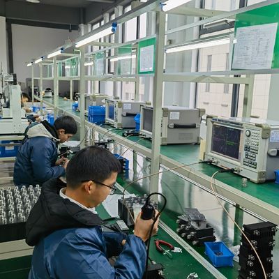 4.3-10 F Interface 698-4000 MHz Diviseur de puissance pour système de télécommunication dans un bâtiment