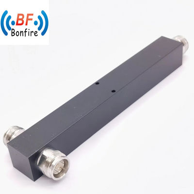 Splitter de puissance réactif à deux voies intérieur/extérieur -160dbc IP65 350-3800MHz N Femme gris