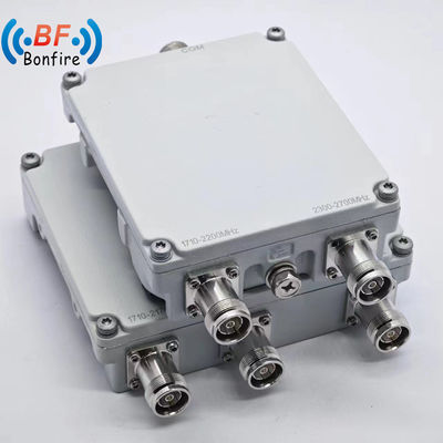 Twin Diplexer 1710-1880 1920-2170 2300-2400 2500-2700MHz Triplexer avec compatibilité avec l'Aisg
