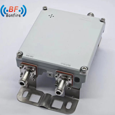 Solutions intégrées au bâtiment 100W Triplexeur UHF 698-960 1710-2170MHz Interface N-femme/BNC-femme