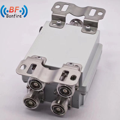 Solutions intégrées au bâtiment 100W Triplexeur UHF 698-960 1710-2170MHz Interface N-femme/BNC-femme