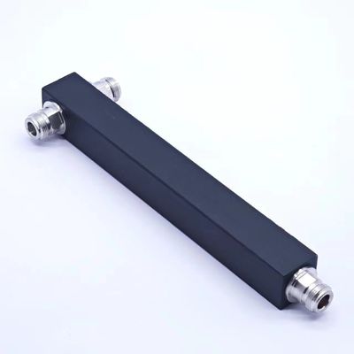 Taille de l'emballage 22,00cm * 7,00cm * 4,00cm Puissance élevée N-F IP65 698-3800MHz Diviseur à 2 voies