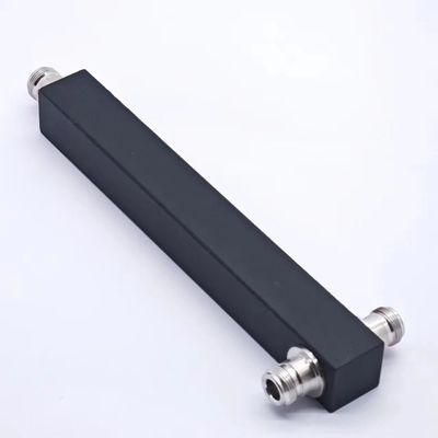 Taille de l'emballage 22,00cm * 7,00cm * 4,00cm Puissance élevée N-F IP65 698-3800MHz Diviseur à 2 voies