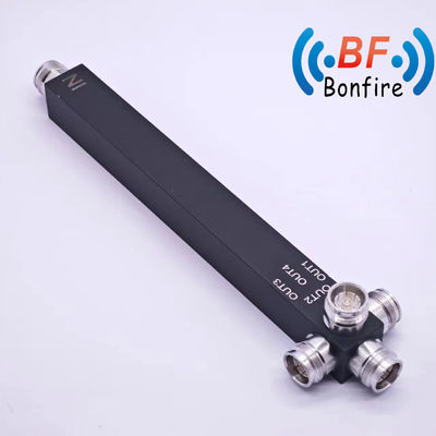 Splitter d'alimentation réactif 4 voies IP65 intérieur/extérieur avec connecteur 4,3-10 698-3800MHz