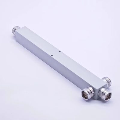 698-4200MHz Pim-160dbc Diviseur de puissance 3 voies avec connecteur de type N Voir le tableau des données ci-dessous