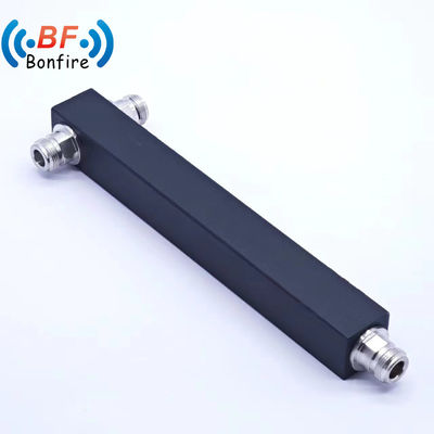 2 façons de séparer la puissance 617-4000MHz N Femme IP65 couture 22,00cm * 7,00cm * 4,00cm Taille du paquet