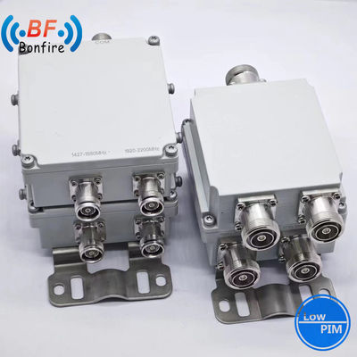 1710-1880 1920-2170 2300-2400 2500-2700 MHz Triplexeur RF Diplexeur combiné avec connecteur SMA