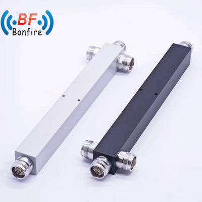 50W rouge plaqué 617-4000MHz 2/3/4 Way Power Divider Splitter avec les exigences du client