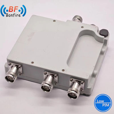 Réseau de fréquences RF VHF 140-174 MHz DAB 210-260 MHz Triplexeur RF Diplexeur SMA