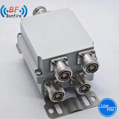 Réseau de fréquences radio-fréquences VHF Triplexeur RF Diplexeur RF Combiner 1710-1880 1920-2170 2300-2400 2500-2700MHz DAB 210-260 MHz Connecteur SMA