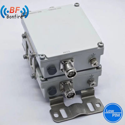 Combinateur de filtres RF Triplexeur RF Diplexeur 2300-2400 2500-2700MHz avec connecteur féminin 4 N