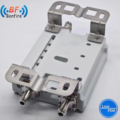 IP65 intérieur/extérieur 2500-2700MHz Triplexeur RF Diplexeur RF Dual Band Combiner avec 4.3-10-F