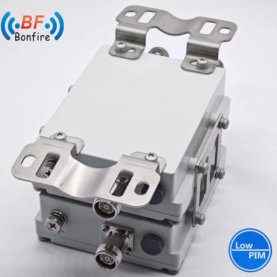 1.500 kg Poids brut du paquet 2300-2400 MHz Triplexeur RF à double bande Combinateur Diplexeur