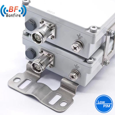 Diplexeur RF triplexeur de 300 W avec connecteur féminin de 4,3 à 10 dBc 1920-2170 2300-2400MHz