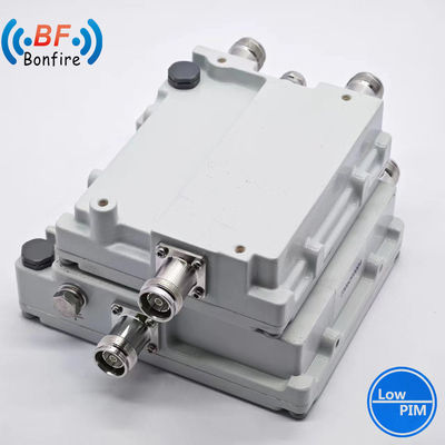 Combinateur RF 2300-2400 2500-2700mhztriplexeur RF Diplexer à faible Pim Combinateur quad-bande extérieur