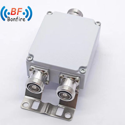 Combinateur RF de type DIN de 200 W d'homme à femme pour applications à double bande et IP65