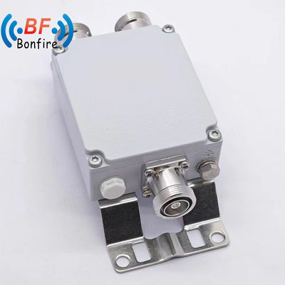 Combinateur RF de type DIN de 200 W d'homme à femme pour applications à double bande et IP65