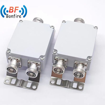 Combinateur RF de type DIN de 200 W d'homme à femme pour applications à double bande et IP65