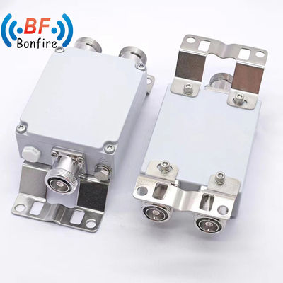 Combinateur RF de type DIN de 200 W d'homme à femme pour applications à double bande et IP65