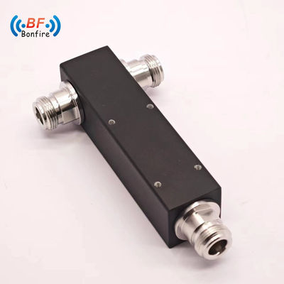 500W Diviseur de puissance à deux voies 5000-6000MHz -155dBc 4.3-10 Femme IP65 Couleur grise personnalisée