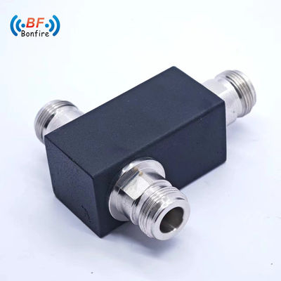 500W Diviseur de puissance à deux voies 5000-6000MHz -155dBc 4.3-10 Femme IP65 Couleur grise personnalisée