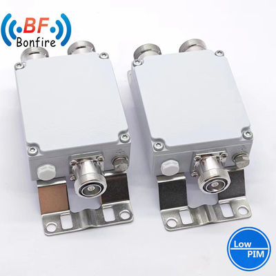 DIN Combinateur RF féminin Attenuateur RF coaxial 2300-2400 2500-2700MHz Attenuateur 200W