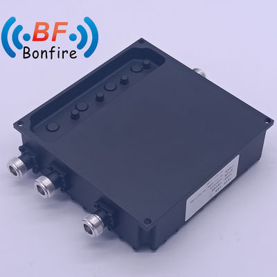HLQ-XXXXX Tri-Band Combiner 1710-1880 1920-2170 3300-3700MHz avec une fréquence de 4,3 à 10 F