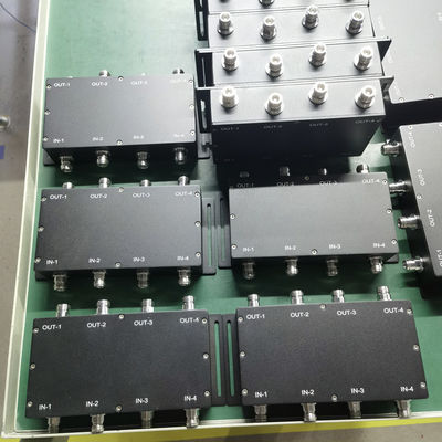698-3800MHz Coupler hybride 2 en 2 pour le bâtiment Das DIN-F Noir Gris personnalisé