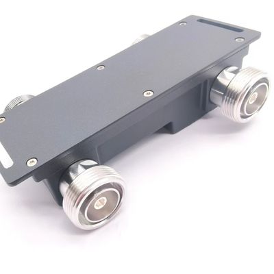 Couplage hybride de télécommunications pour les IBS 617-3800MHz